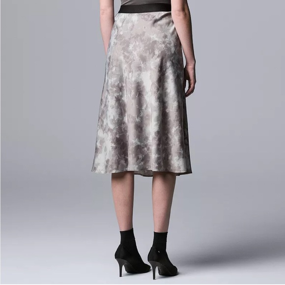 Vera Wang Simply Vera Grey Neutral Dye Skirt - Picture 2 of 8